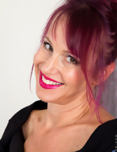 Masturbation helps red-haired mature satisfy her sex needs