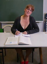 Teacher with sexy lingerie decides to take a sexy break