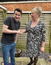 Mature lady fucks with young guy and makes old young sex pictures