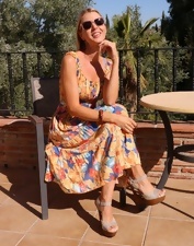 Sexy outdoor gallery with a blonde mom who looks HOT