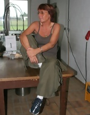 Mature GILF Solo Nude Clean-Shaven Pics Gallery