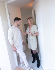 Blonde Gilf Pussy Spread Nude Gallery