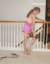 Flexible MILF Pussy Spread Fingering Pics