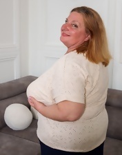 Plump Mature With Young Brunette Gallery