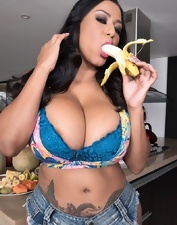 Big Tits Ebony Pussy Nude Photos