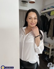 Juicy Milf Ass And Tit Tease Gallery