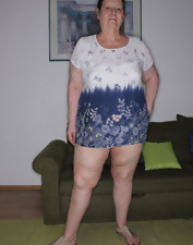 Mature Granny Nude Pics Bushy Pussy Spread Pose