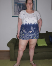 Mature Granny Nude Pics Bushy Pussy Spread Pose