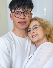 Mature Woman In Stockings And Leather Pics