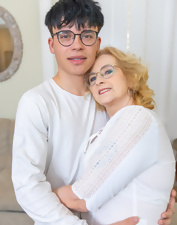 Mature Woman In Stockings And Leather Pics