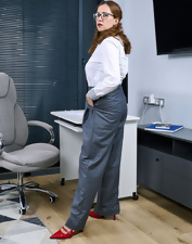 Solo Naked Milf Office Spread Pose Gallery