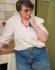 Mature Granny Threesome With Saggy Tits Gallery
