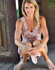 Mature Milf Toy Play Solo Pics