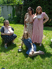 Picnic with nude mature women flaunting big tits and tits out in a raw outdoor tease