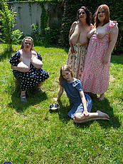 Picnic with nude mature women flaunting big tits and tits out in a raw outdoor tease